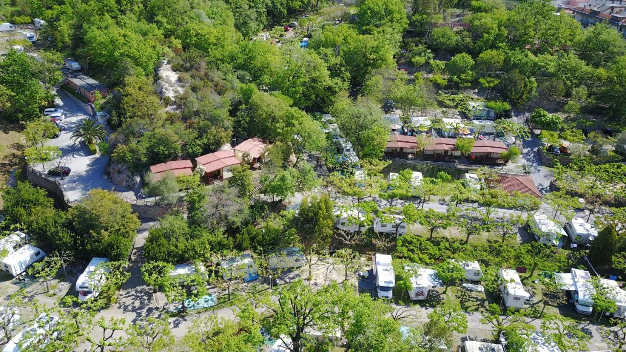 Campeggio Pian Dei Boschi Pietra Ligure Exterior foto